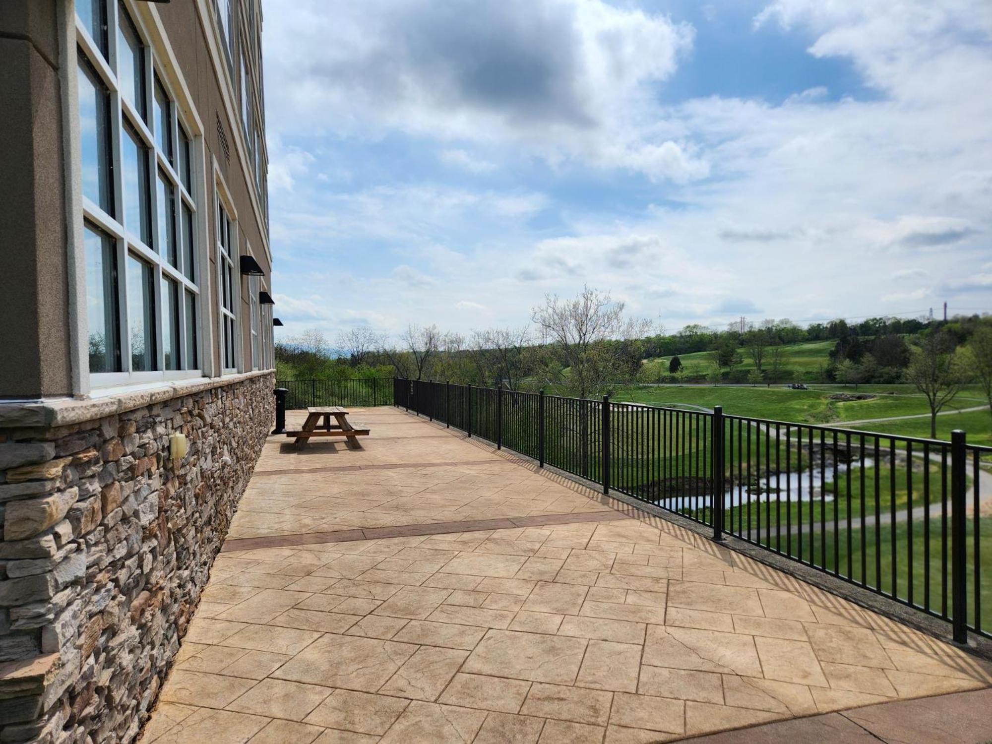 Отель Doubletree By Hilton Front Royal Blue Ridge Shadows Экстерьер фото