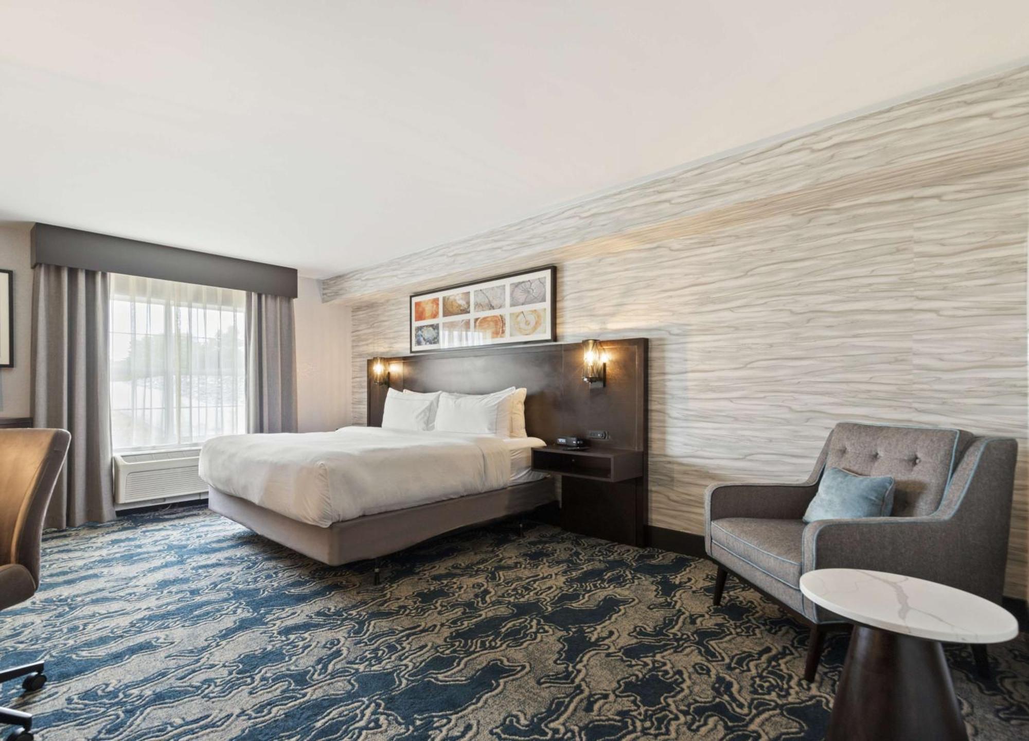 Отель Doubletree By Hilton Front Royal Blue Ridge Shadows Экстерьер фото