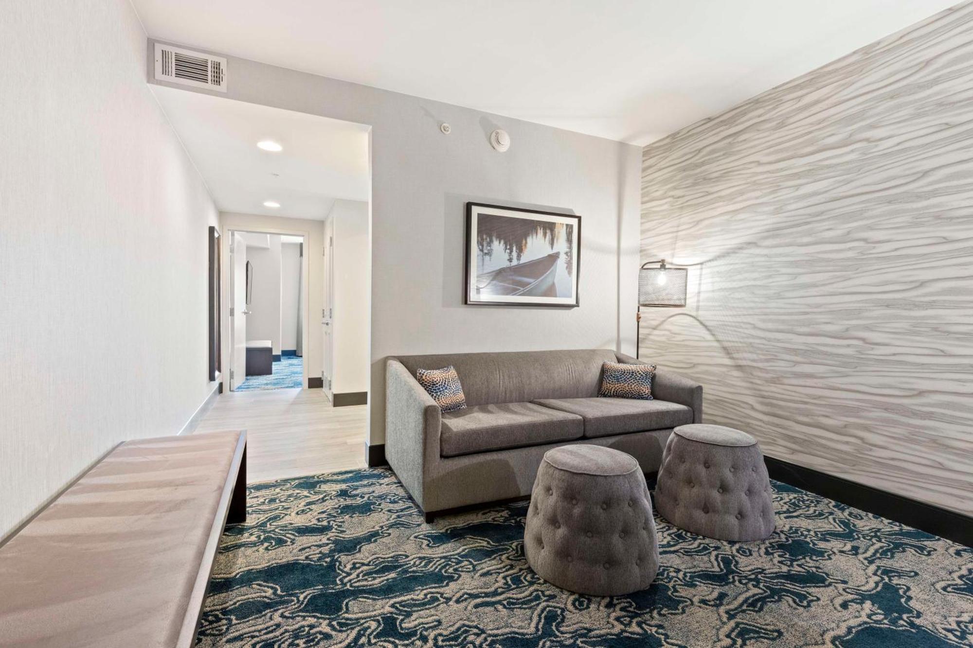 Отель Doubletree By Hilton Front Royal Blue Ridge Shadows Экстерьер фото