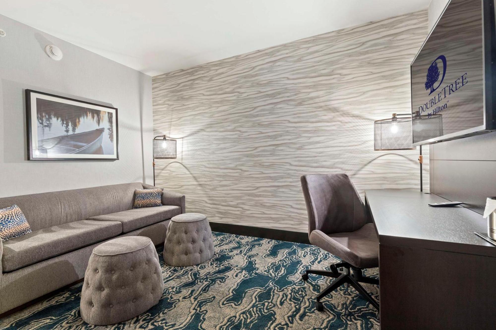 Отель Doubletree By Hilton Front Royal Blue Ridge Shadows Экстерьер фото