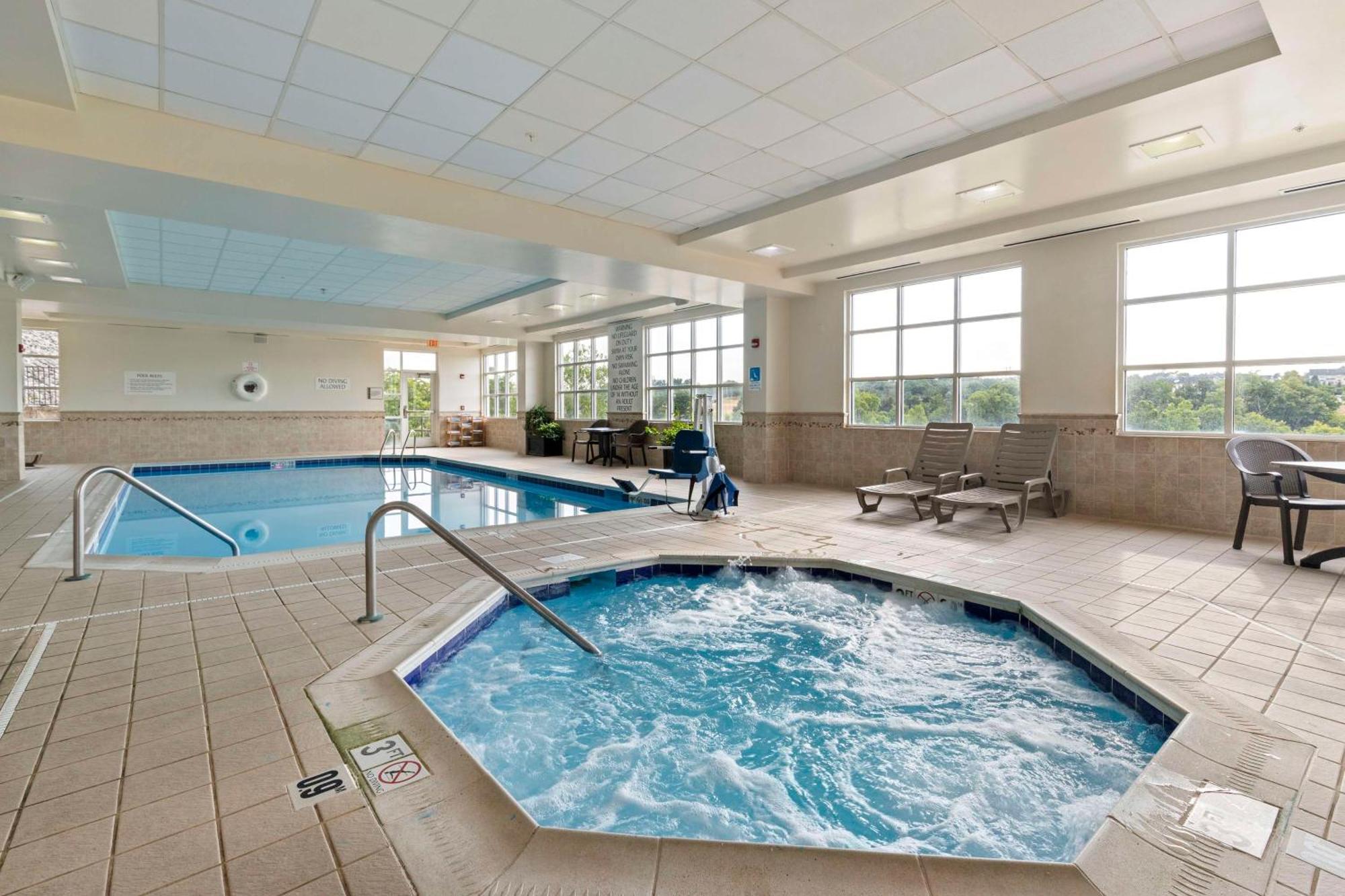 Отель Doubletree By Hilton Front Royal Blue Ridge Shadows Экстерьер фото