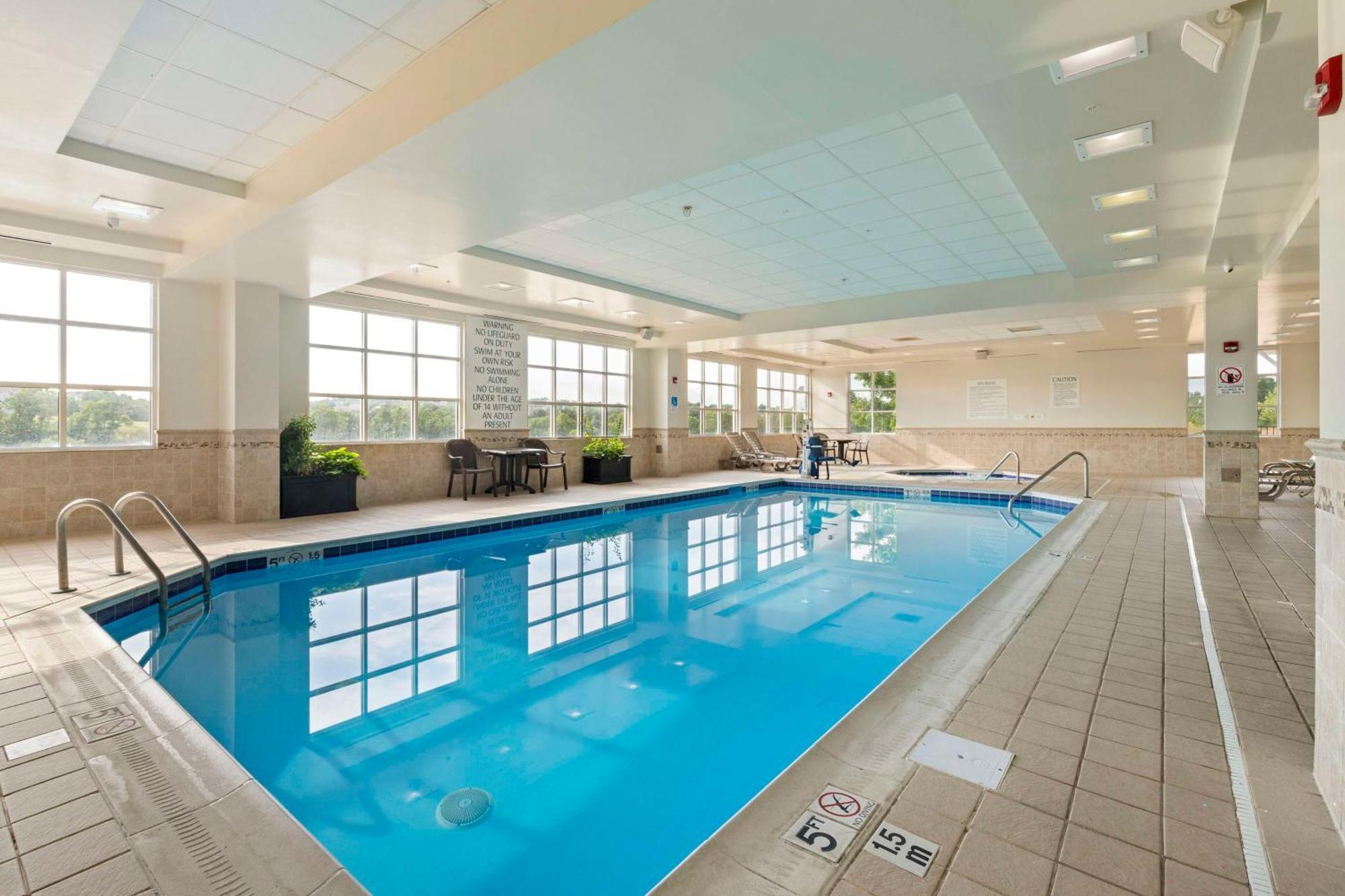 Отель Doubletree By Hilton Front Royal Blue Ridge Shadows Экстерьер фото