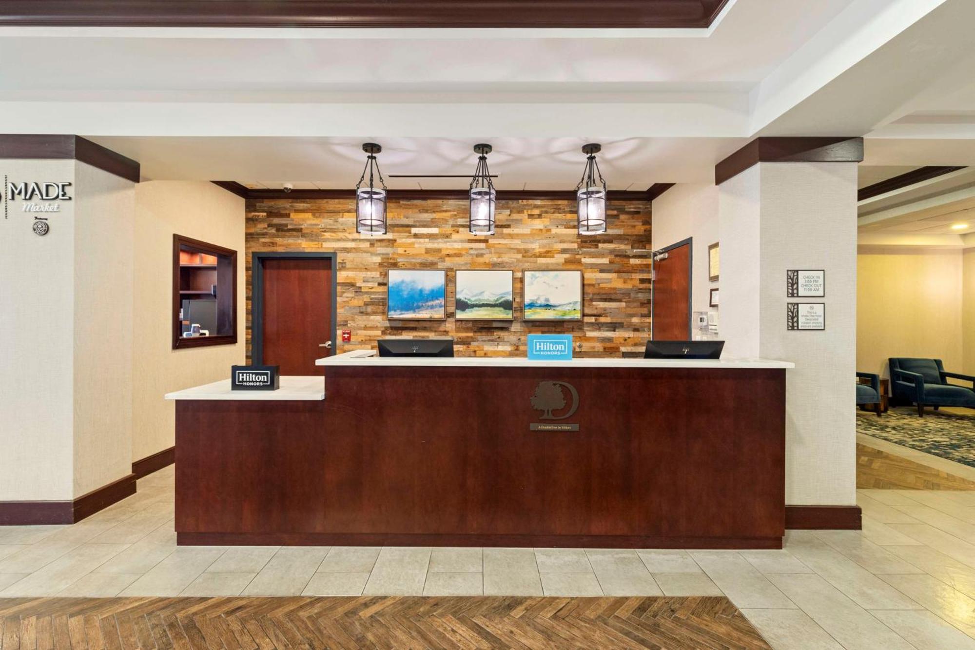 Отель Doubletree By Hilton Front Royal Blue Ridge Shadows Экстерьер фото