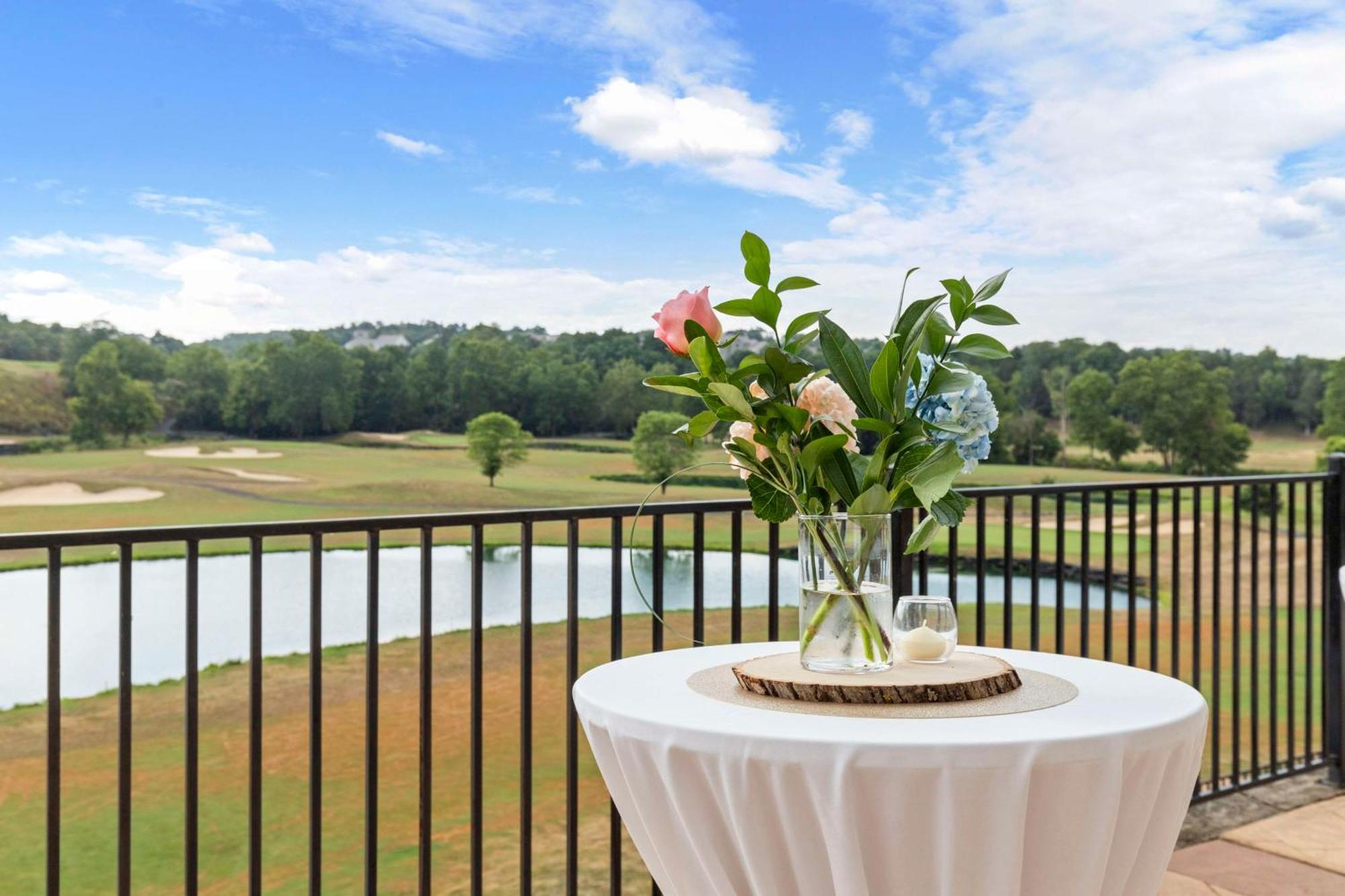 Отель Doubletree By Hilton Front Royal Blue Ridge Shadows Экстерьер фото